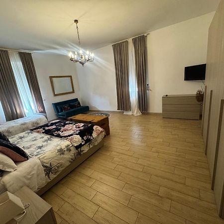 La Casa Di Sarah Aspetta Voi Leilighet Napoli Eksteriør bilde