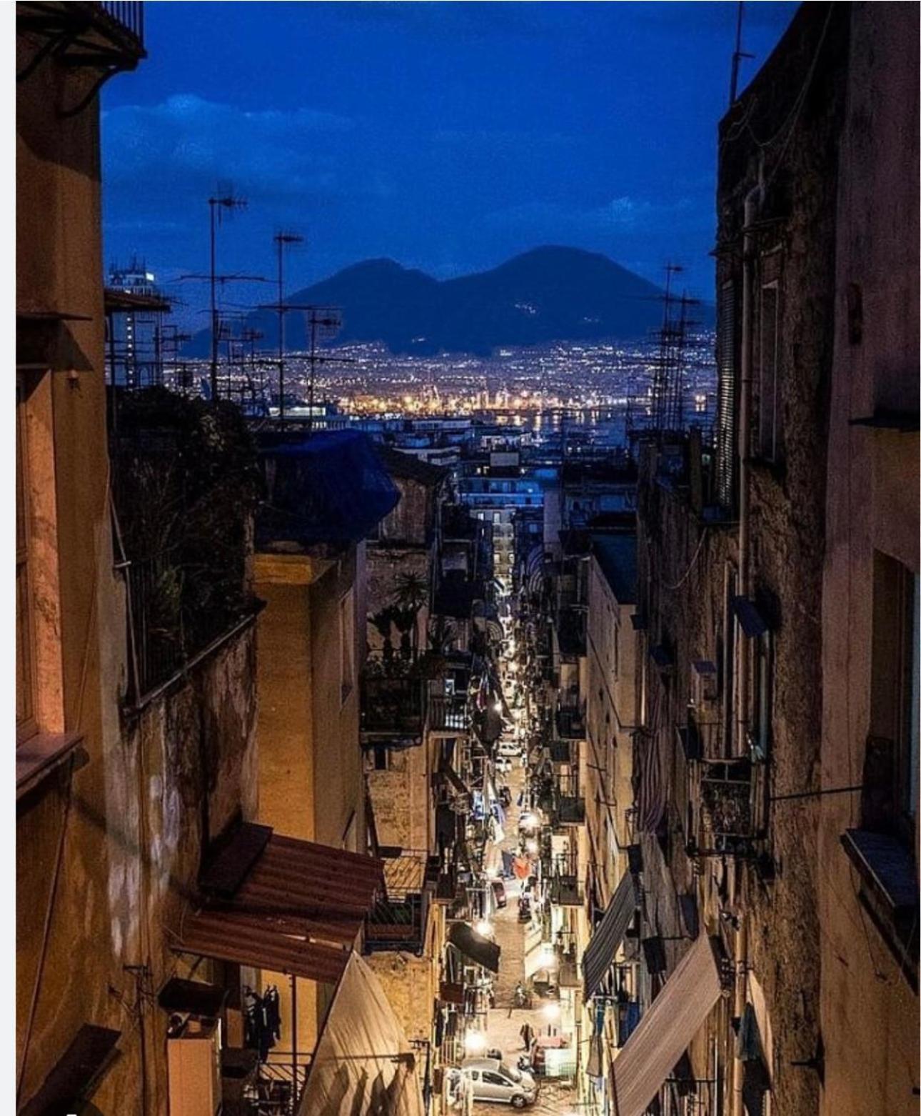 La Casa Di Sarah Aspetta Voi Leilighet Napoli Eksteriør bilde