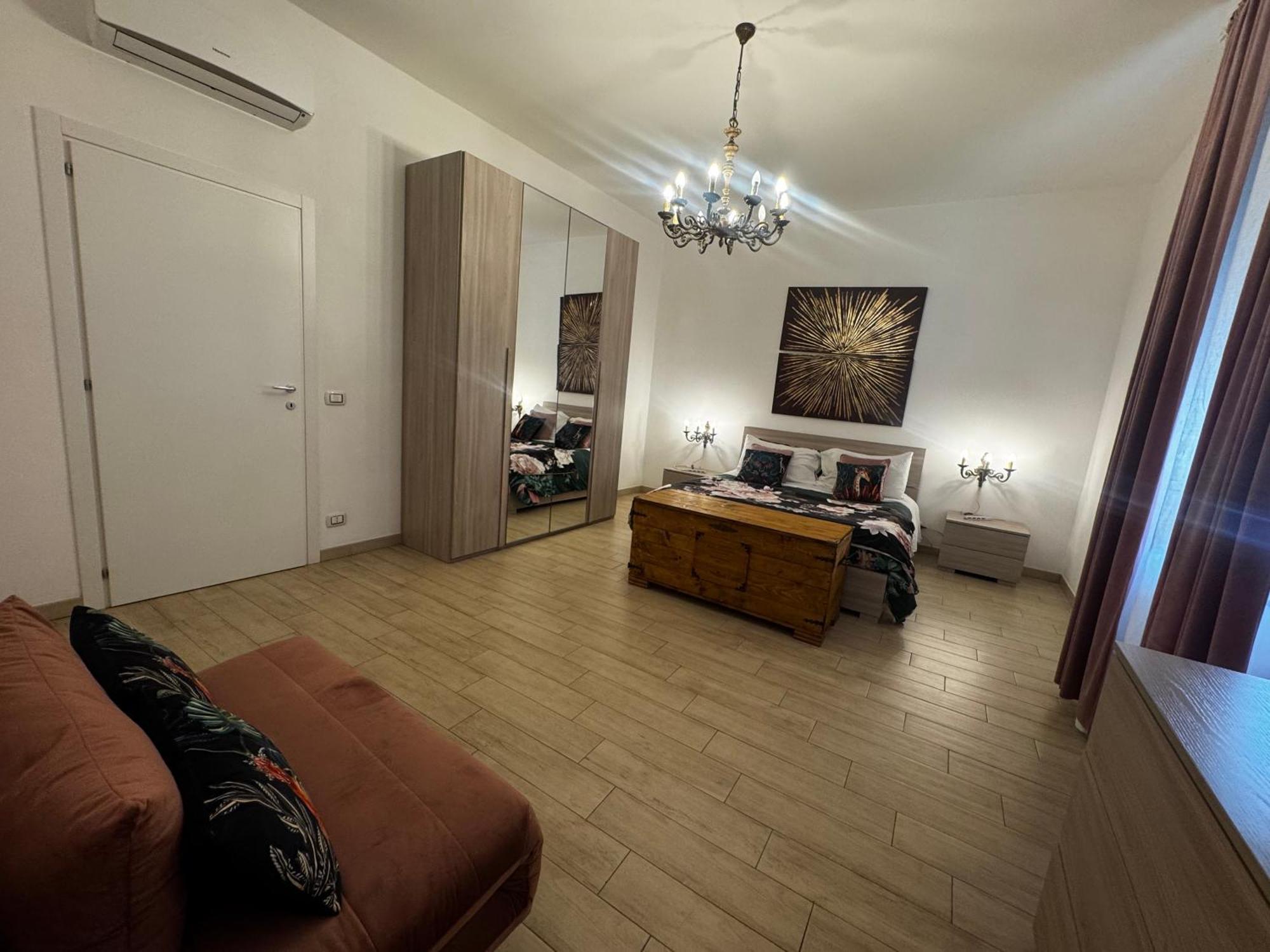 La Casa Di Sarah Aspetta Voi Leilighet Napoli Eksteriør bilde